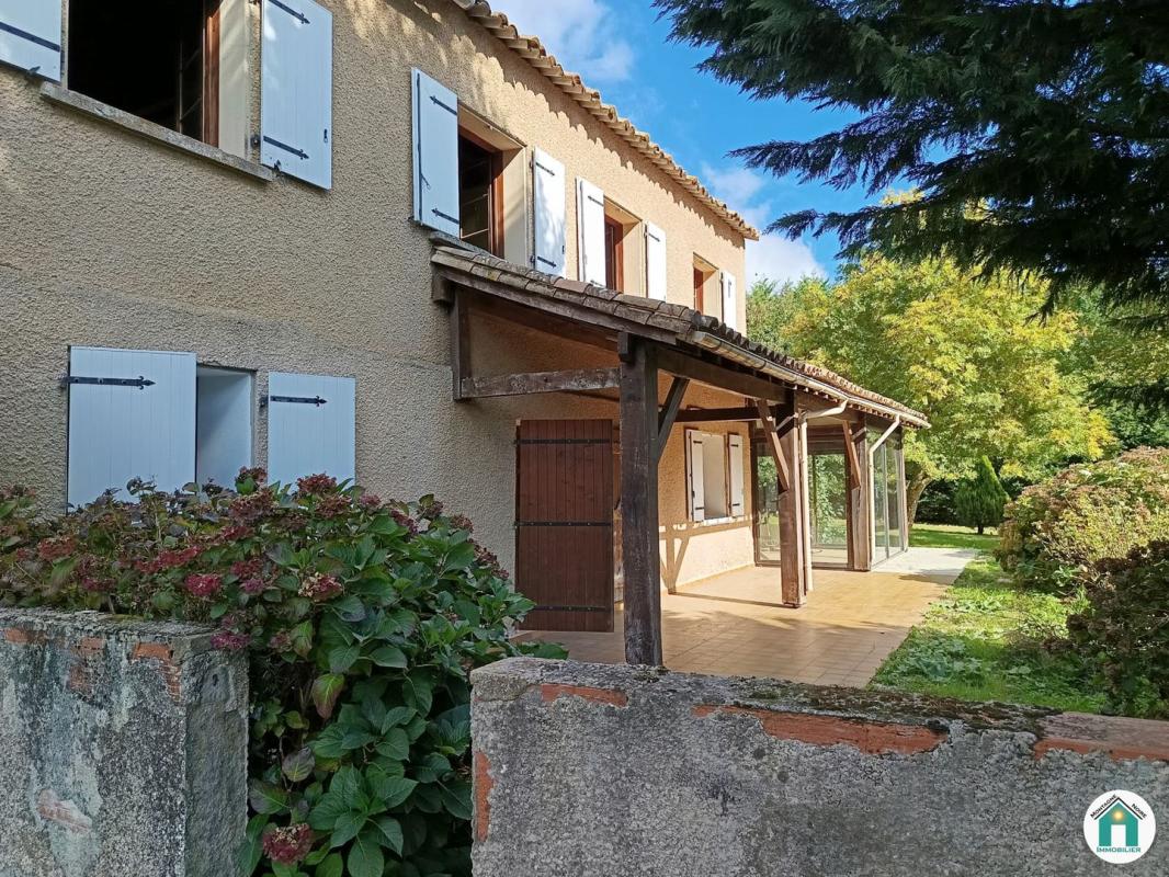 Propriété - 200m ²
