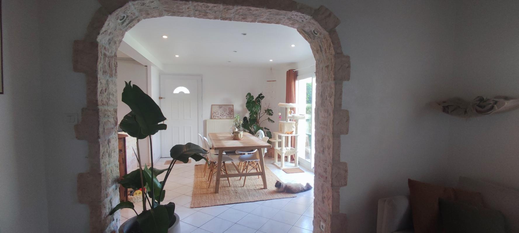MAISON DE VILLAGE AVEC JARDIN ET REMISE