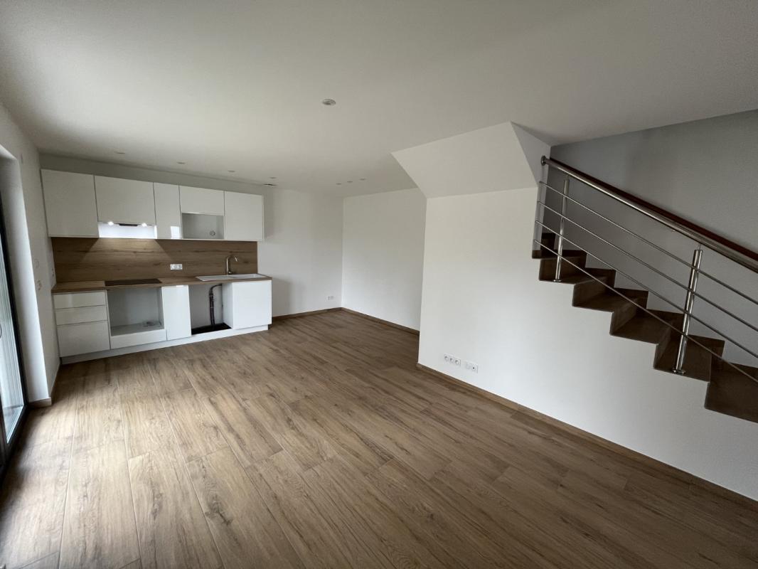 Beau duplex de 73 m² environ, situé à moins de 500 m de la gare SNCF