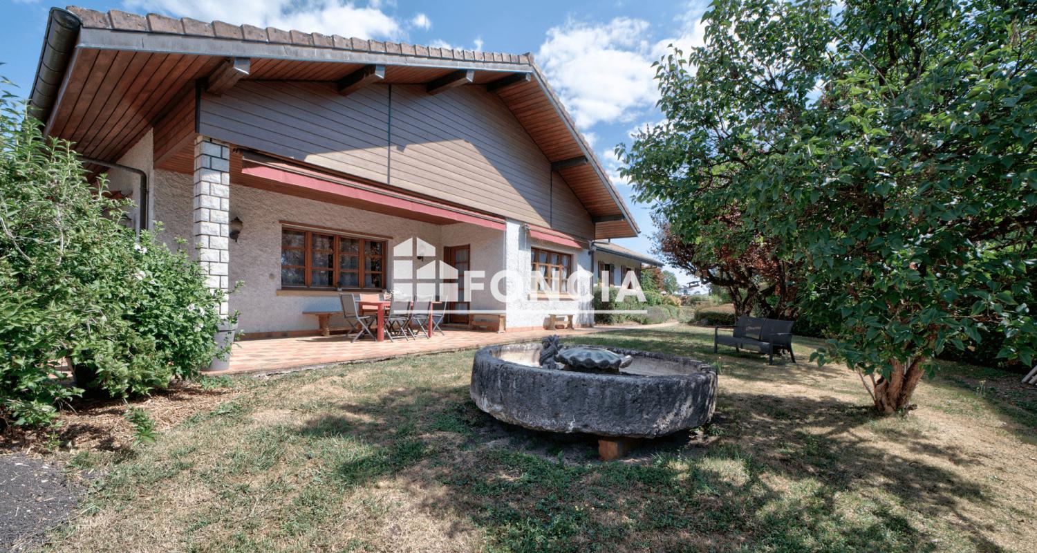 Maison 300m² — Ségny