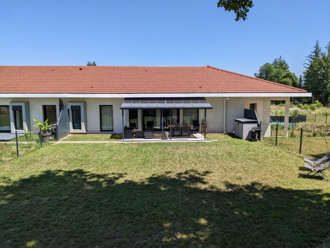 RARE !Appartement de 81 m² avec TERRASSE, TERAIN et 2 PLACES DE STATIONNEMENT PRIVATIVES
