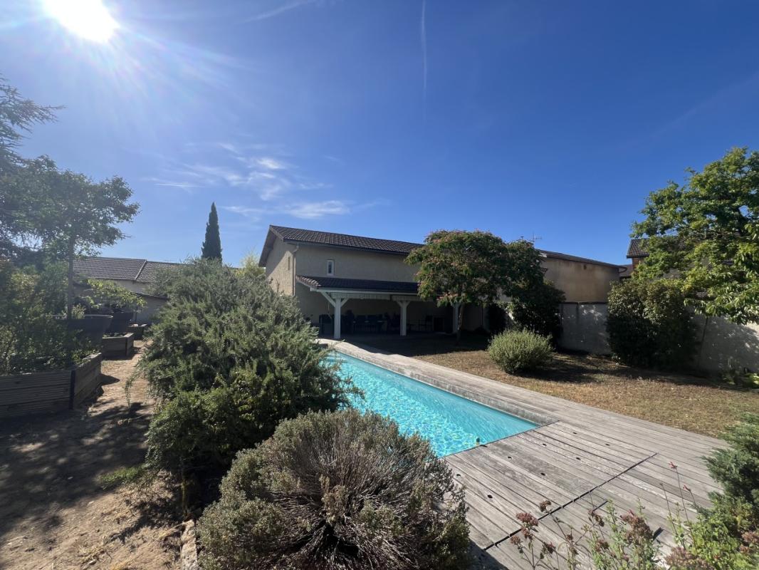 CHARMANTE MAISON ANCIENNE RENOVEE DE 177 M² avec TERRAIN de 550 m² et PISCINE