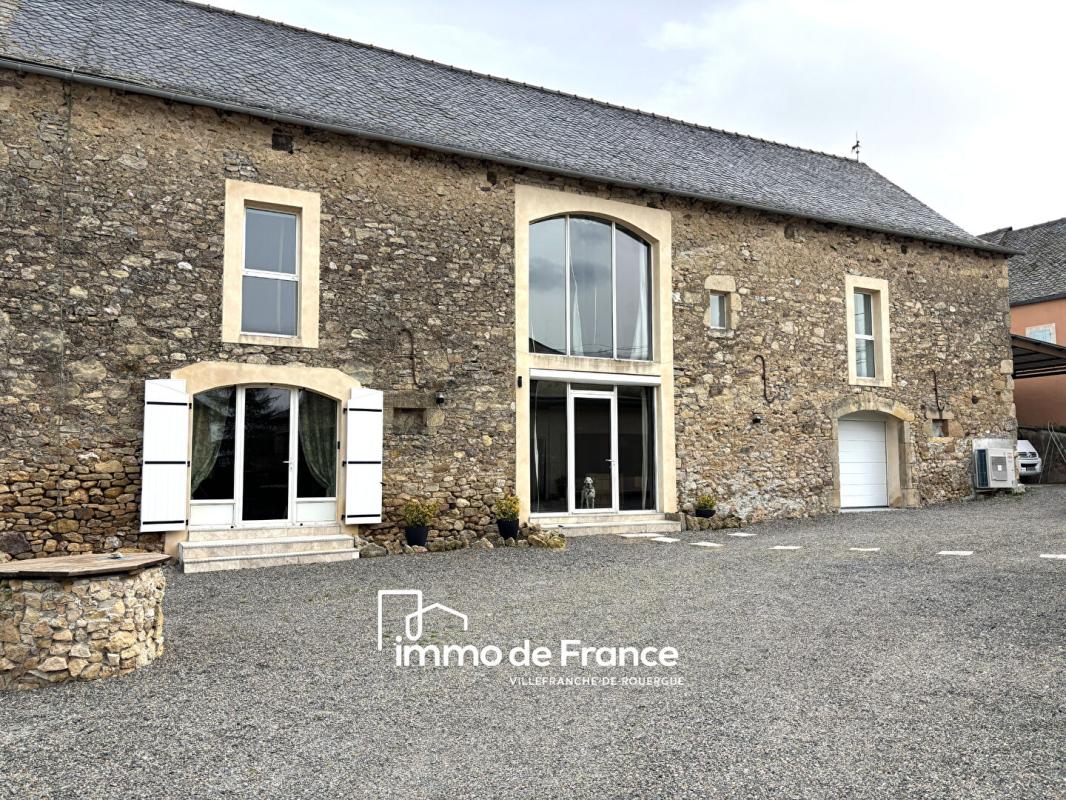 Grange entièrement rénovée avec dépendance et appentis