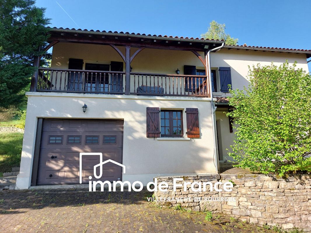 Maison T5 sur deux niveaux 153m² hab., garage et terrain de 2391m²