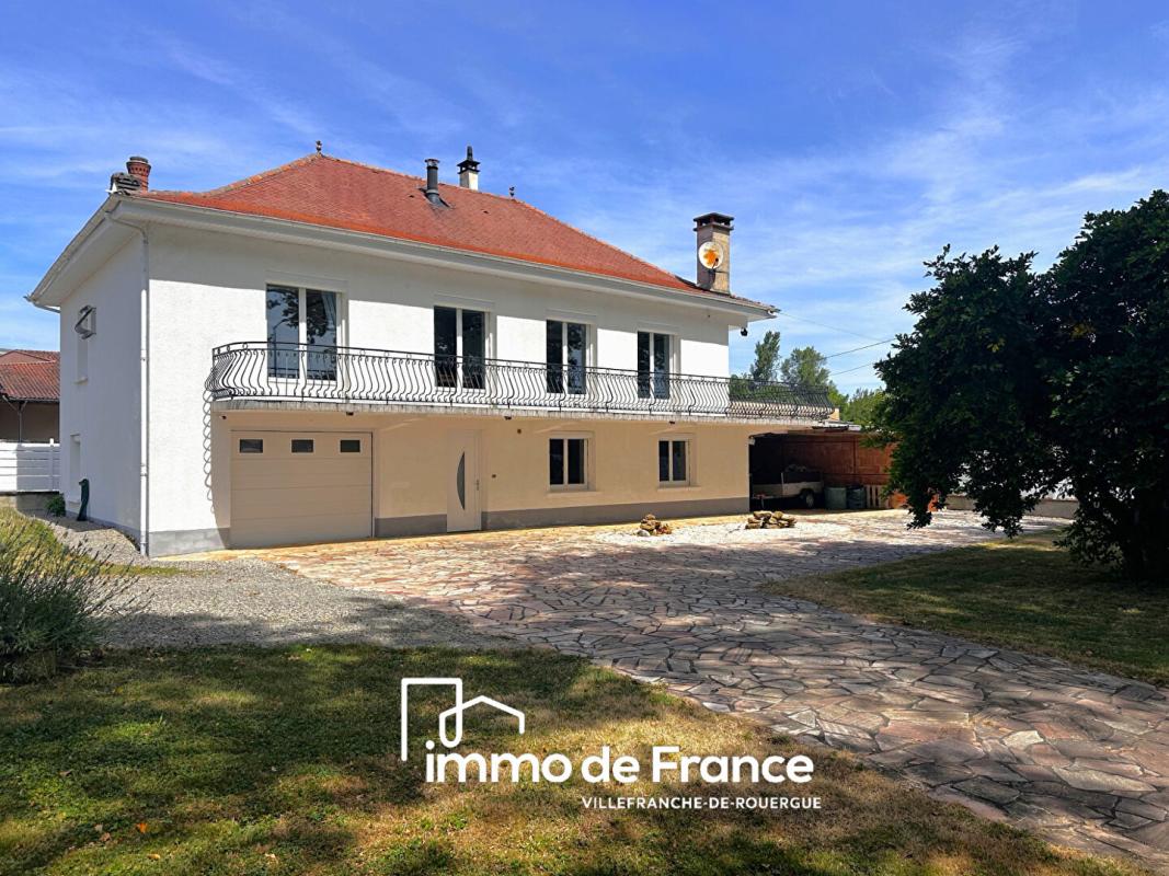 Maison Vailhourles 204 m² habitables, 6 chambres, garage et abri camping-car sur 1075 m² de terrain clos