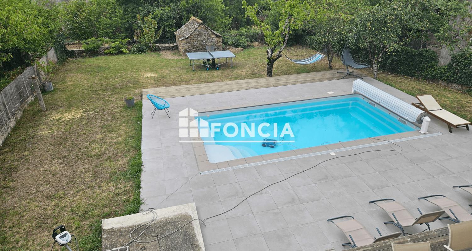 Sauveterre-de-Rouergue - Cadre privilégié pour cette Maison T6 avec piscine