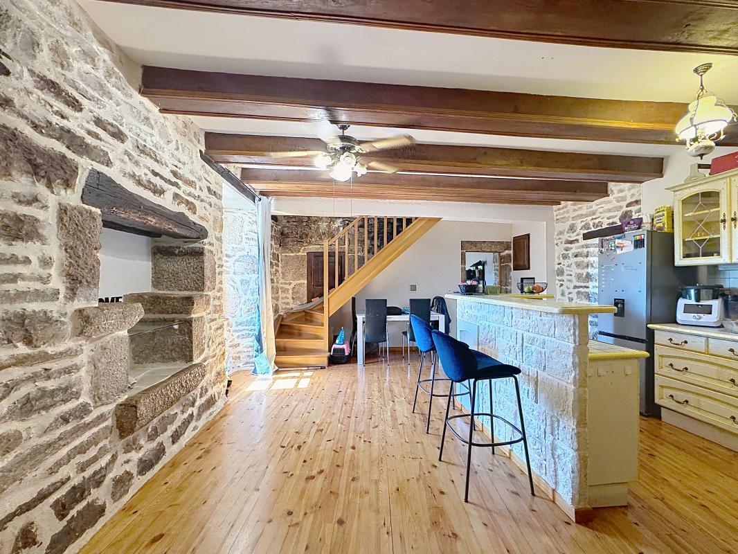 Maison en pierre 140m² habitable – Un véritable cocon au cœur de la campagne !