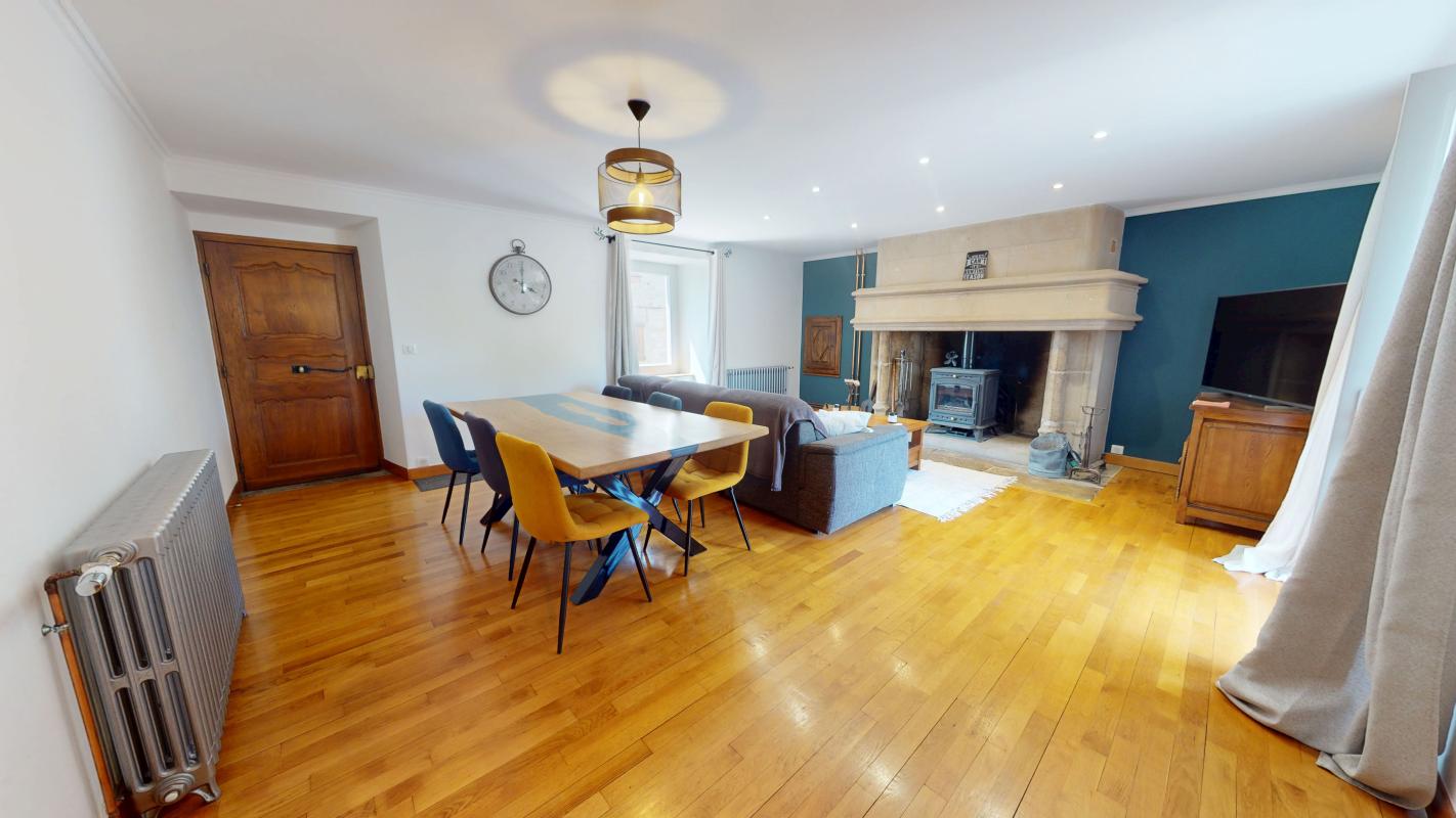 Maison À Vendre- Coup de cœur assuré – Magnifique maison en pierre rénovée de 110 m² à Sévérac-l'Église