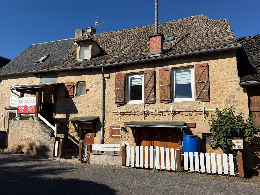 Maison de Village en Pierre – À 15 min de Rodez