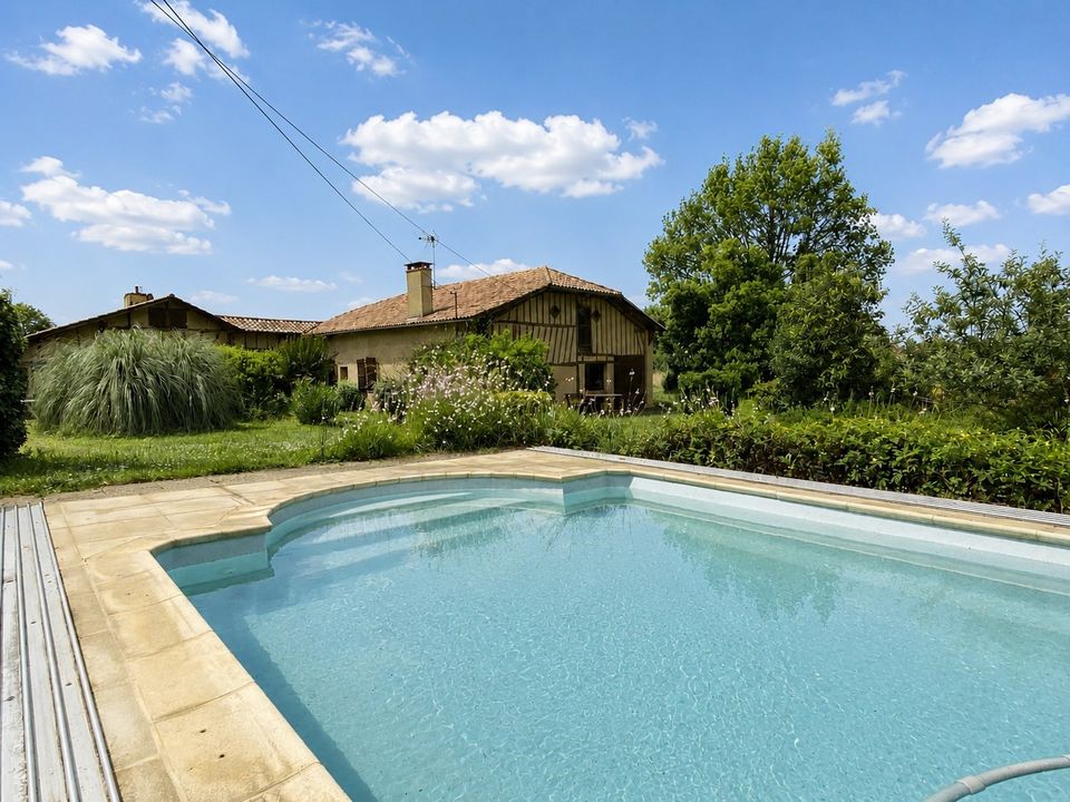 Propriété avec 2 gîtes indépendants  Piscine  8 600 m² - Photo 3