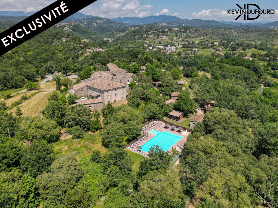 Maison à vendre, 40 pièces, 1000 m², Aubenas