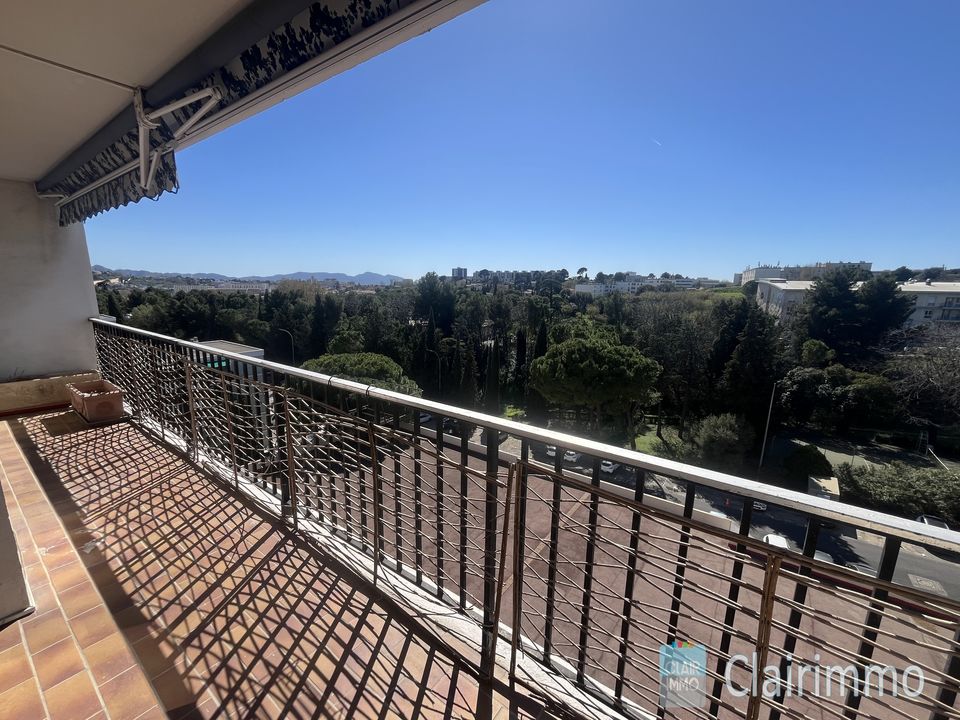APPARTEMENT T4/5 DE 93M² / ASCENSEUR / BALCON / CAVE - Photo 4