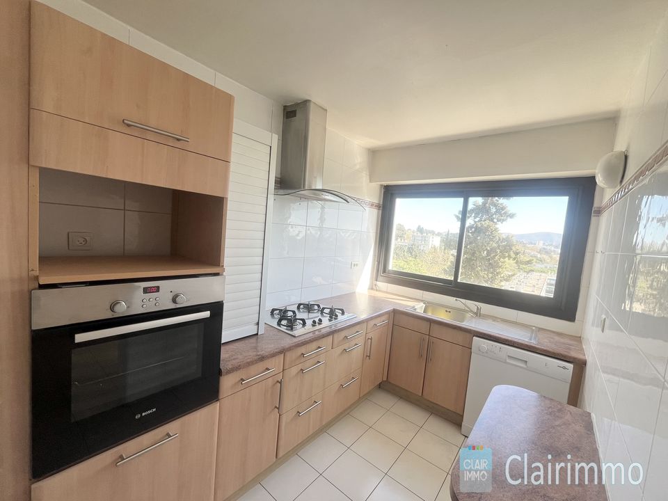 APPARTEMENT T4/5 DE 93M² / ASCENSEUR / BALCON / CAVE - Photo 5