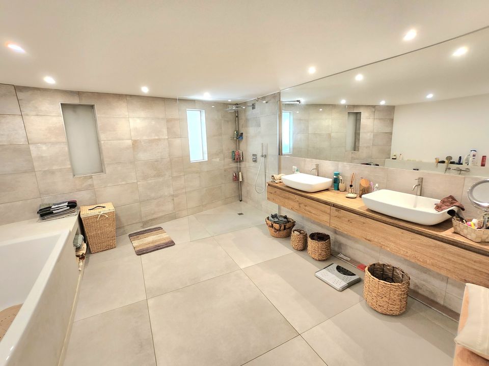LOFT / 2 CHAMBRES / TERRASSE / CHATEAU GOMBERT - Photo 5
