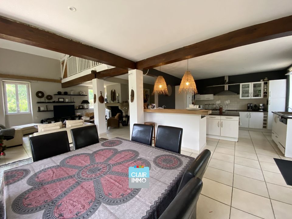 Maison de caractère en pierre 280 m²  Parc 1,2 ha  11,9 ha - Photo 3