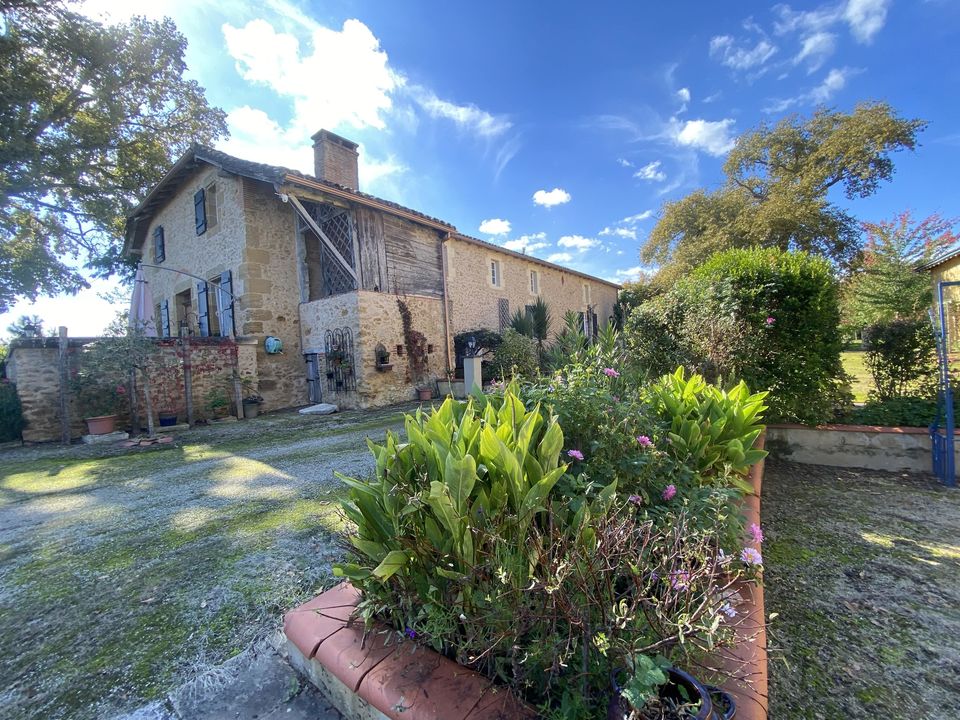 ANCIENNE FERME GASCONNE DE 340 M2 AVEC DÉPENDANCES - Photo 4