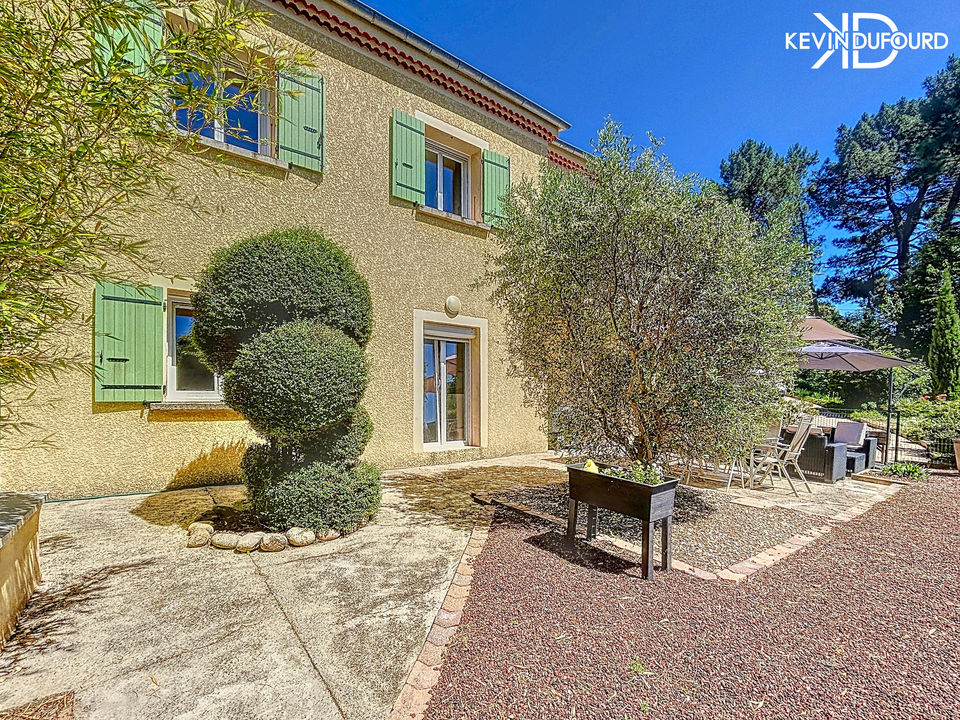 Maison avec 2 gîtes de 225 m² terrain de 2990 m² PISCINE à - Photo 2