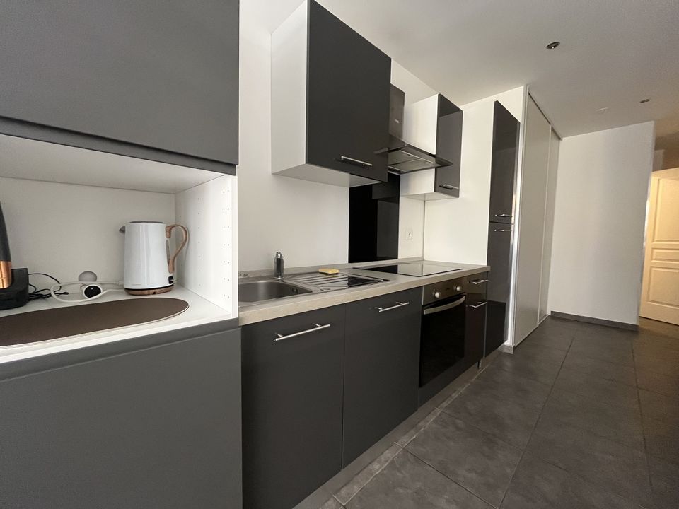 Centre historique de Jonquières : bel appartement rénové - Photo 4