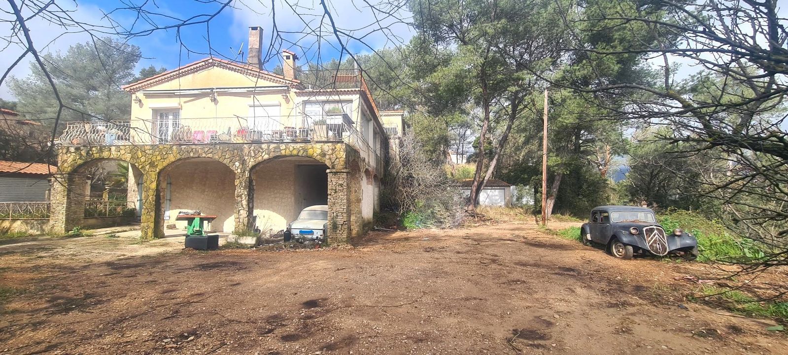 Maison de macon 9 pièces de 282 m² + 1 T3 +1 Studio + 3200 - Photo 2