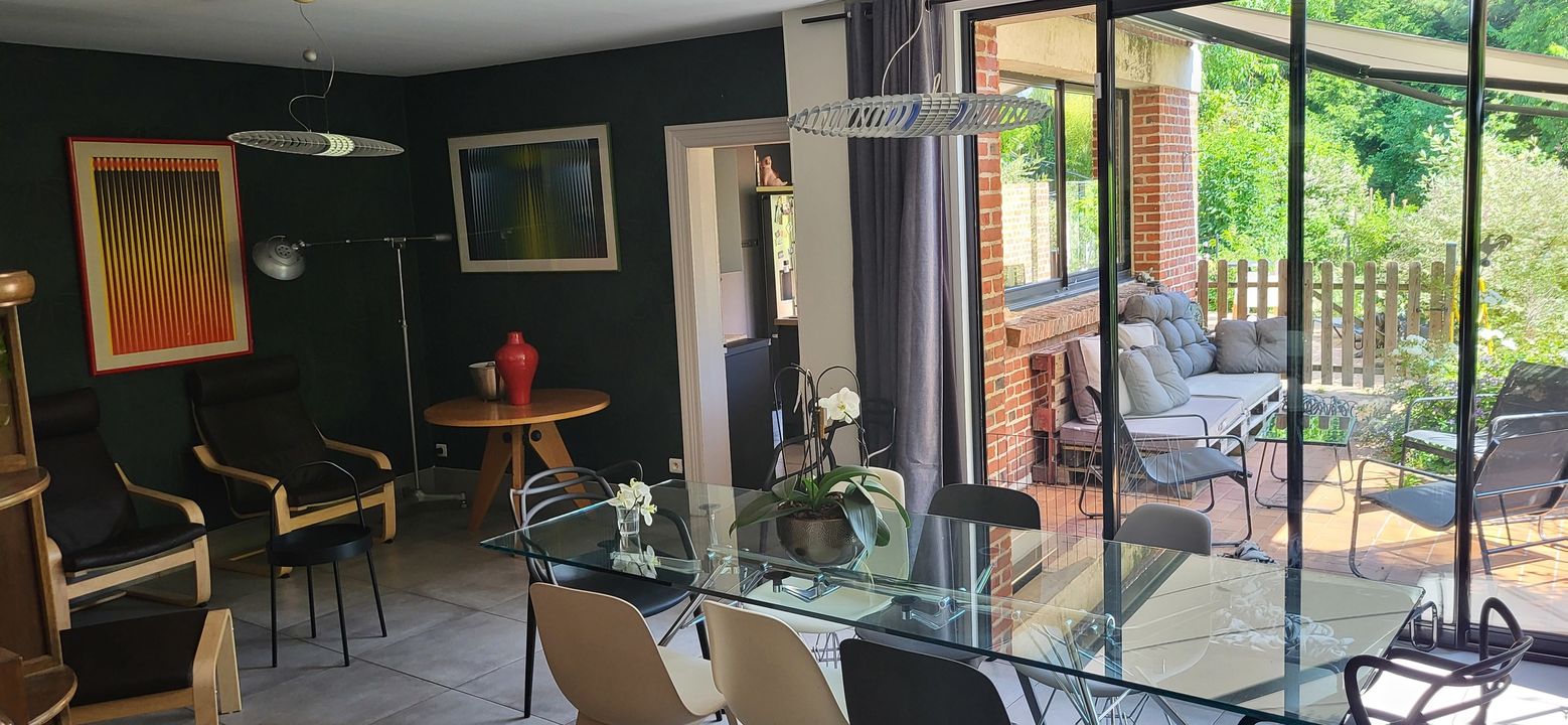 Grande maison 6CH sur 2000m² avec garage et dépendances - Photo 4