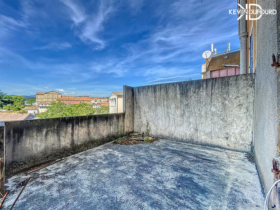 Appartement A RENOVER 80 m² + balcon à AUBENAS - Photo 4