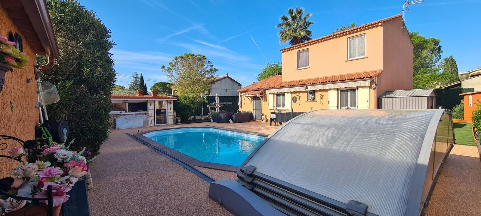 Villa 125 m² en R+1 avec piscine + spa + 575 m² de terrain - Photo 2