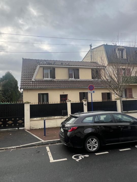 Pavillon Familiale Mitoyenne d'un seul côté avec Appartement - Photo 3