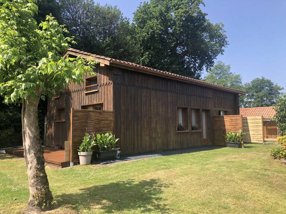GITE 8 CHAMBRES PISCINE COUVERTE ET GRAND TERRAIN 2700 m2 - Photo 3