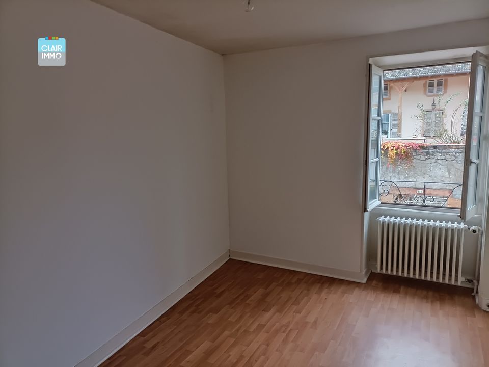 A AZE PROCHE MACON EN BOURGOGNE ENSEMBLE IMMOBILIER 6 PIECES DE - Photo 4