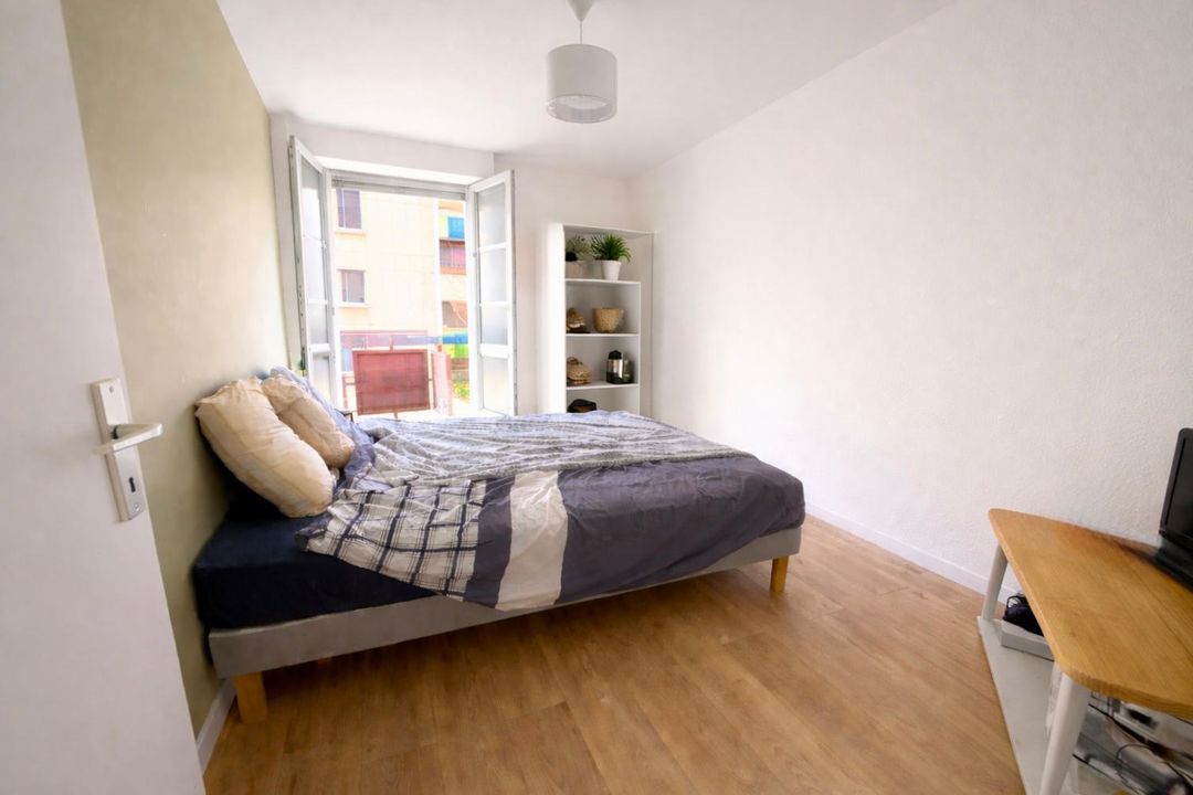 ANNEMASSE GRAND T3 74 m²  -PROCHE GARE ET CEVA - PARKING BOX - Photo 4