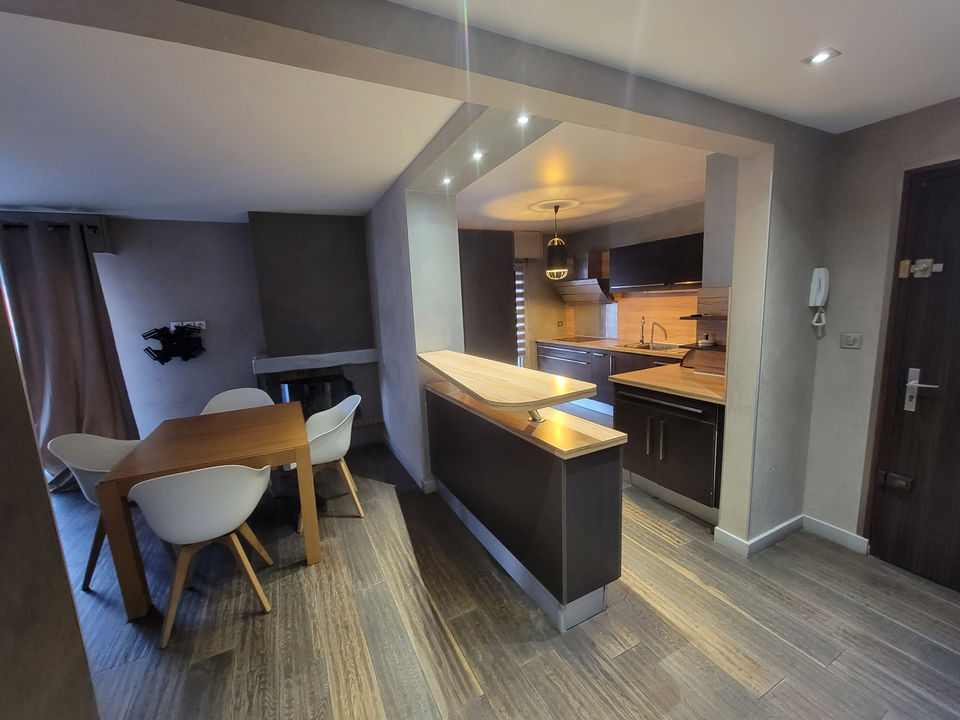 APPARTEMENT T4  - 78 m² -HYPER CENTRE ANNEMASSE - PLACE DE - Photo 3