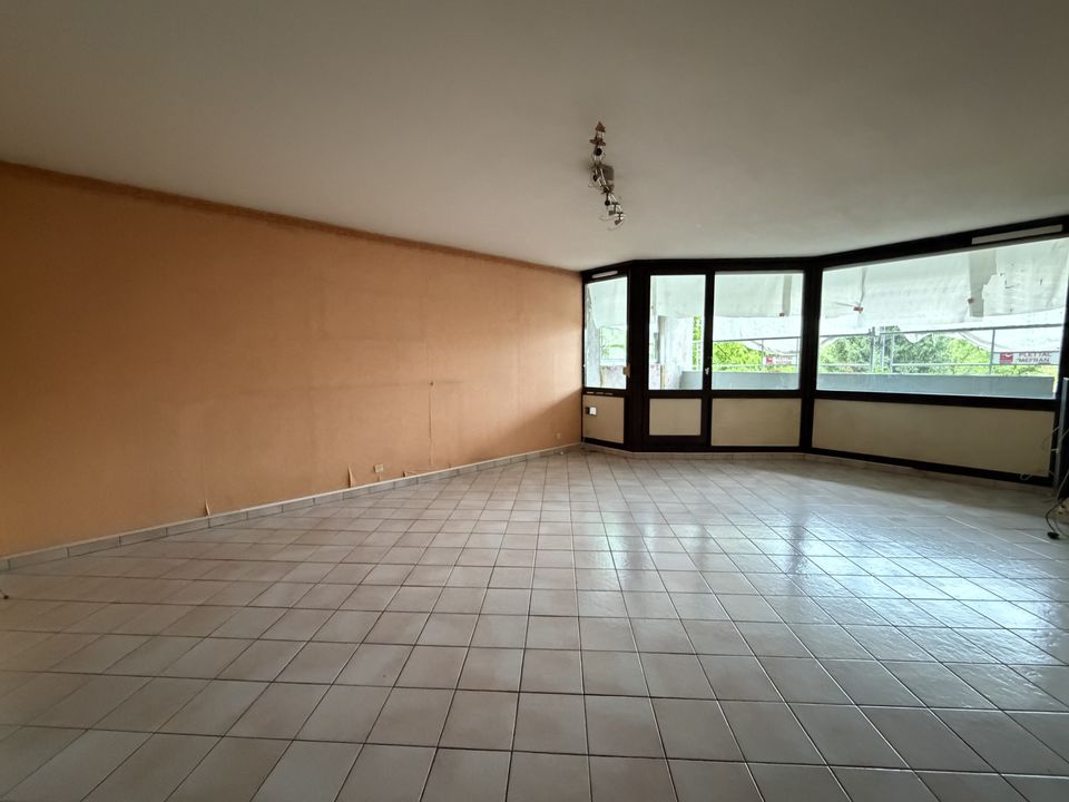 APPARTEMENT T4 AVEC CAVE ET PLACE DE PARKING - Photo 4