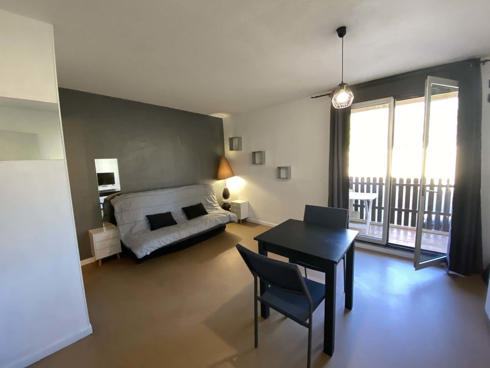 APPARTEMENT DE 25 M2 AVEC BALCON - Photo 2