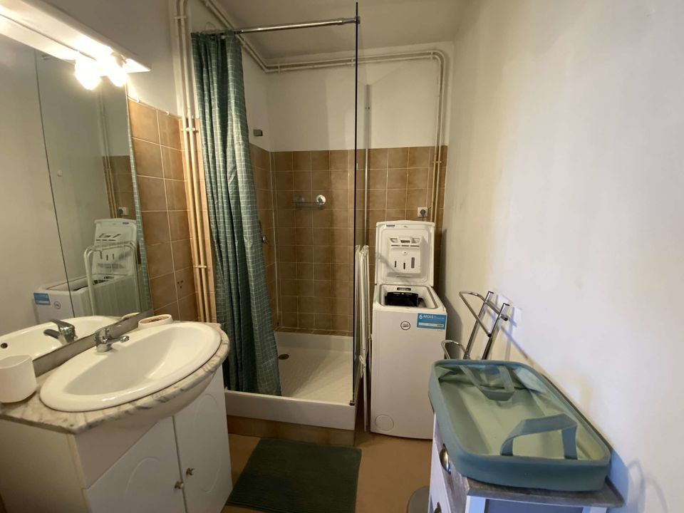 APPARTEMENT DE 25 M2 AVEC BALCON - Photo 5
