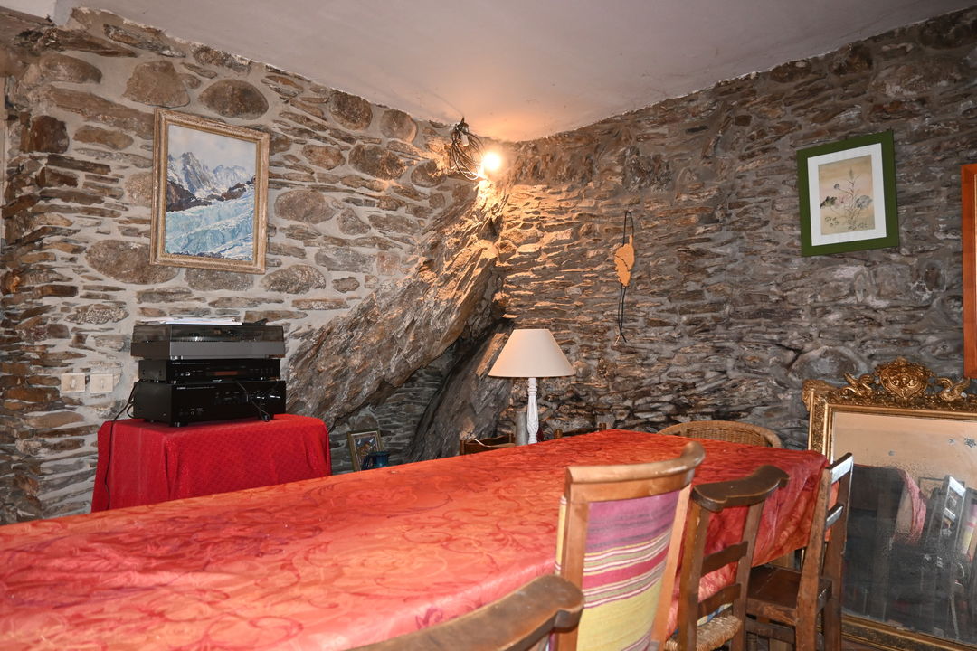 Mas ancestral en pierre , 144 m² , 8,5 hectares , Plage - Photo 3
