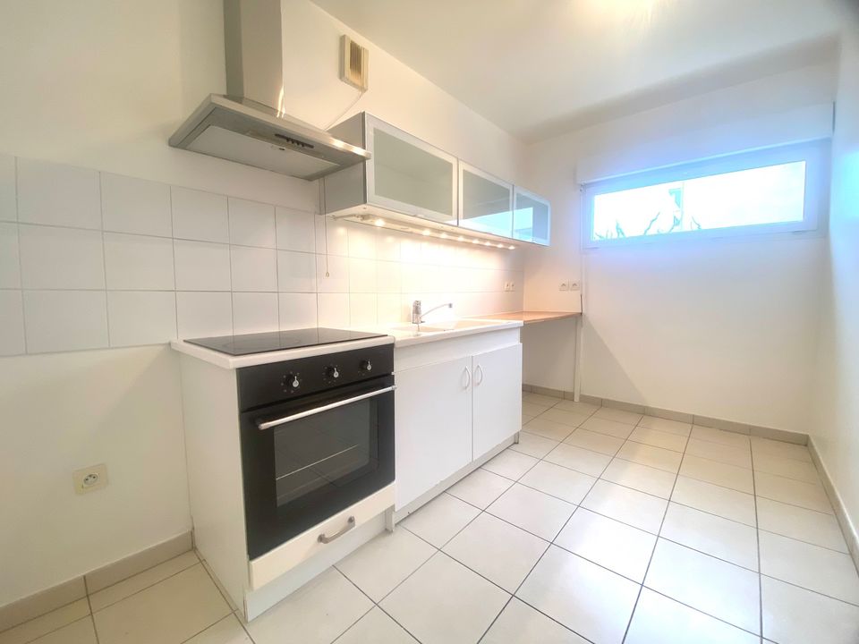 APPARTEMENT T3  65M² / TERRASSE 20 m² /  PLACE DE PARKING / - Photo 3