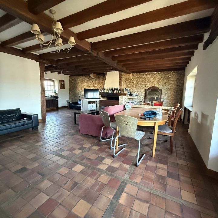 Maison familiale 132 m² - 4 chambres - Sous sol total - Photo 2