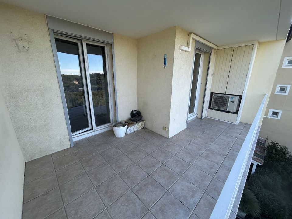 NOUVEAUTÉ !! Magnifique T4 d'environ 81 m² sur les hauteurs - Photo 2