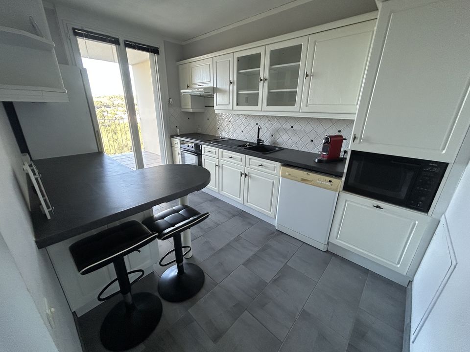 NOUVEAUTÉ !! Magnifique T4 d'environ 81 m² sur les hauteurs - Photo 5