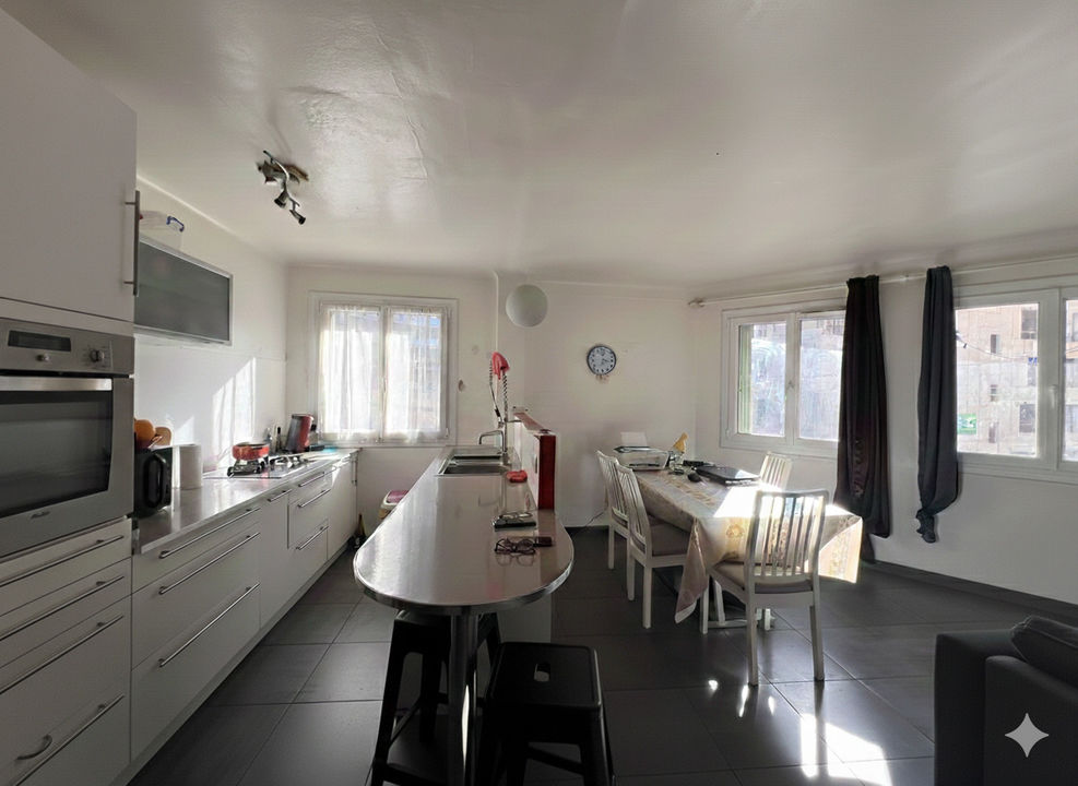 Appartement à vendre, 4 pièces, 74 m², Marseille 5eme