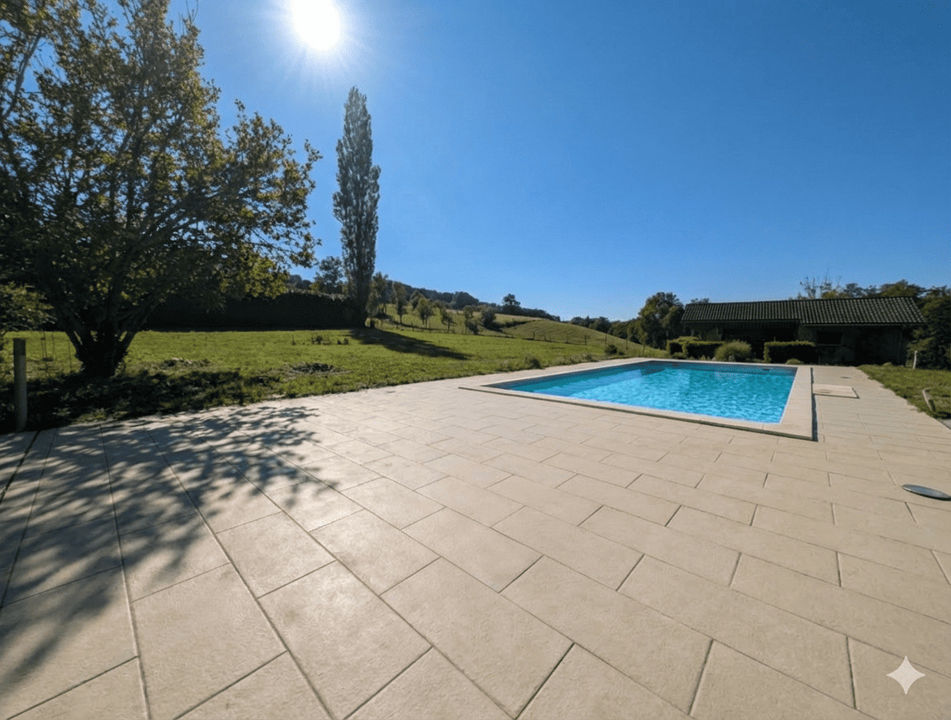 MAISON AVEC PISCINE ET DEPENDANCES - Photo 2