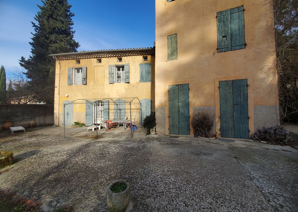 MAISON DE CARACTERE AVEC GRAND JARDIN AIX EN PROVENCE - Photo 3