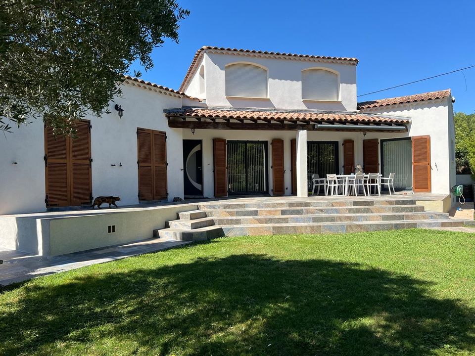 Villa 170 m² aux prestations intérieures récentes, piscine - Photo 2