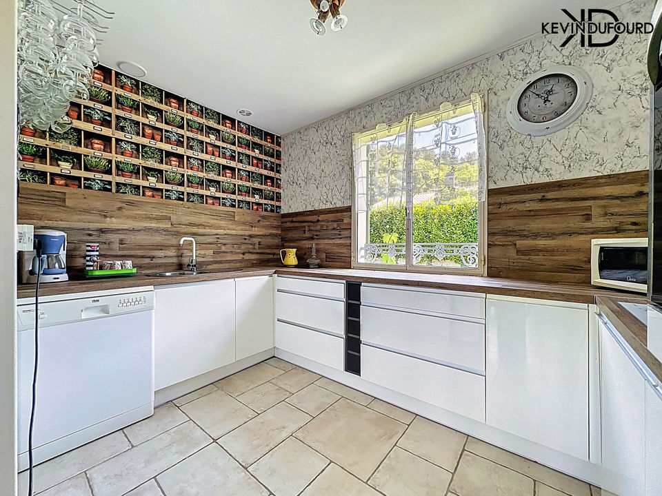 Maison de 115 m² sur un terrain de 900 m² à THUEYTS - Photo 4