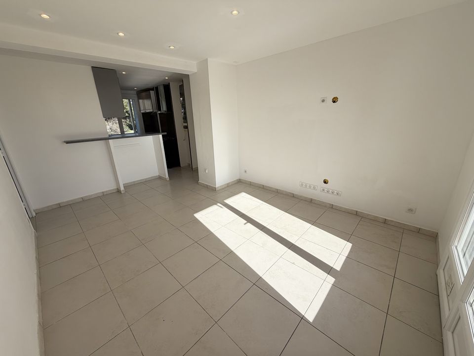 APPARTEMENT T3/4 DE 64M² / BALCON / LOGGIA / CAVE - Photo 4