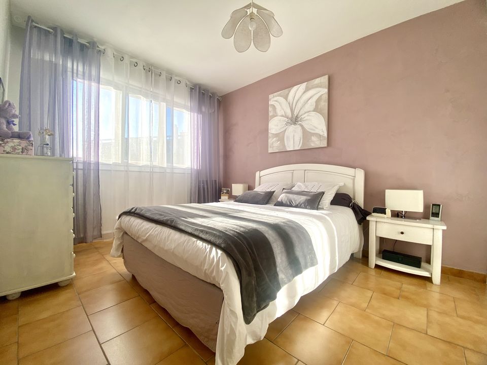APPARTEMENT T4 69.5M² / BALCON / LES OLIVES - Photo 3