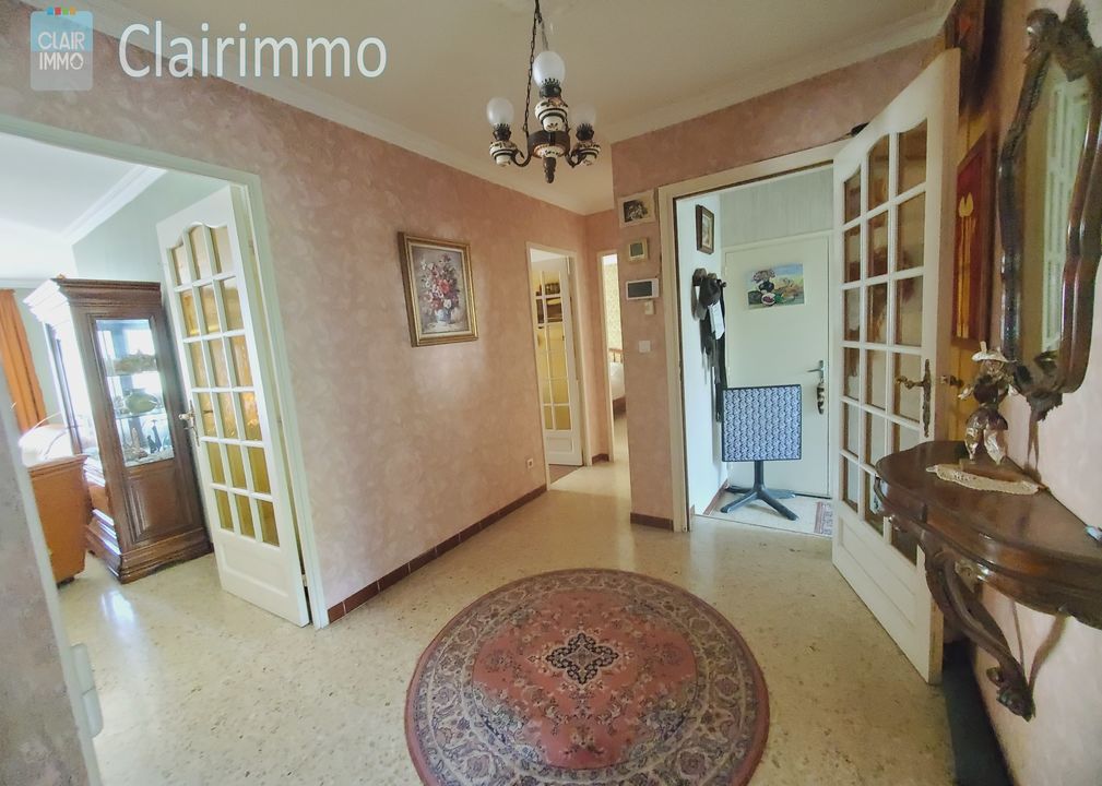Maison de plain-pied à vendre  Rognac  120 m²  Terrain 416 - Photo 3