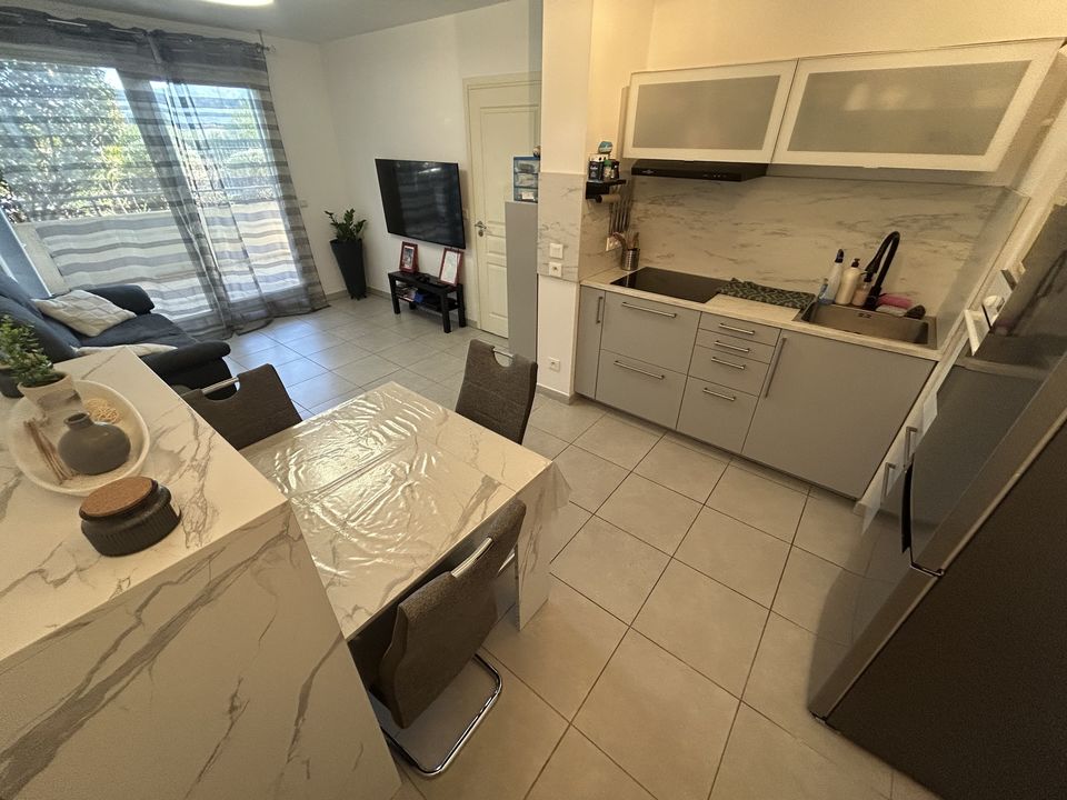 T2 avec box fermé / Résidence de standing avec piscine / - Photo 2