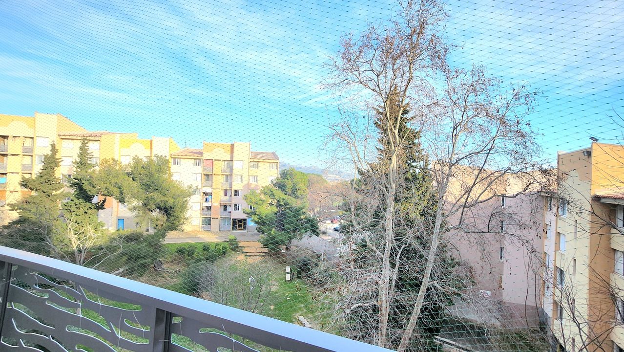 T2 / DERNIER ETAGE /  BALCON / CAVE / PLACE DE PARKING / LA - Photo 5