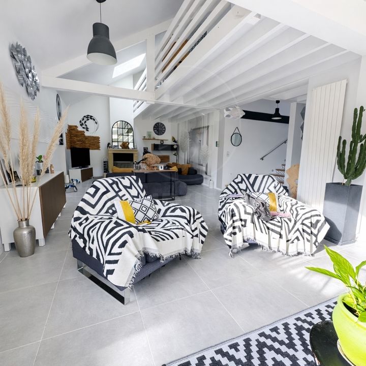 Maison d'architecte - 270 m² - Piscine chauffée - Double - Photo 2